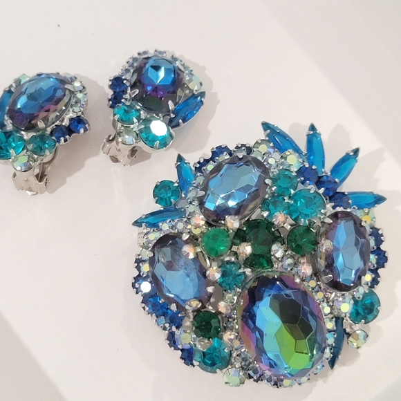 Vintage Jewelry - Vintage Juliana D&E Blue Heliotrope Watermelon Jewelry Set Earrings Brooch Rare